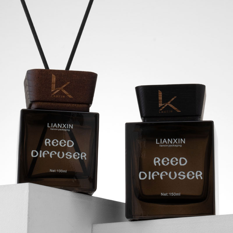 Custom square amber glass reed diffuser bottle with wooden lid 100ml 150ml 200ml