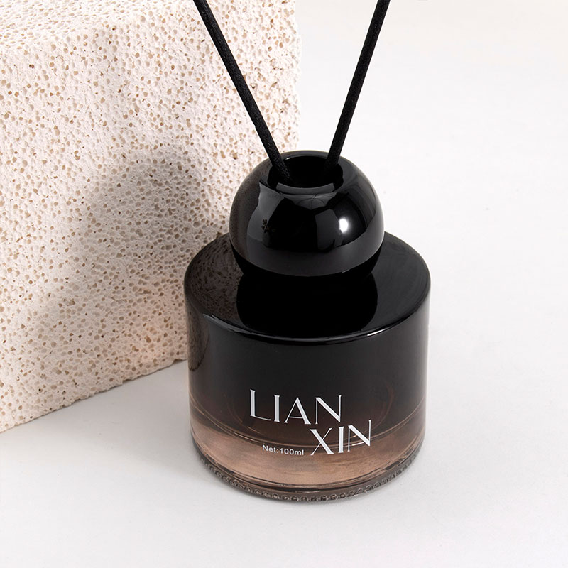 Luxury diffuser bottle with ball cap