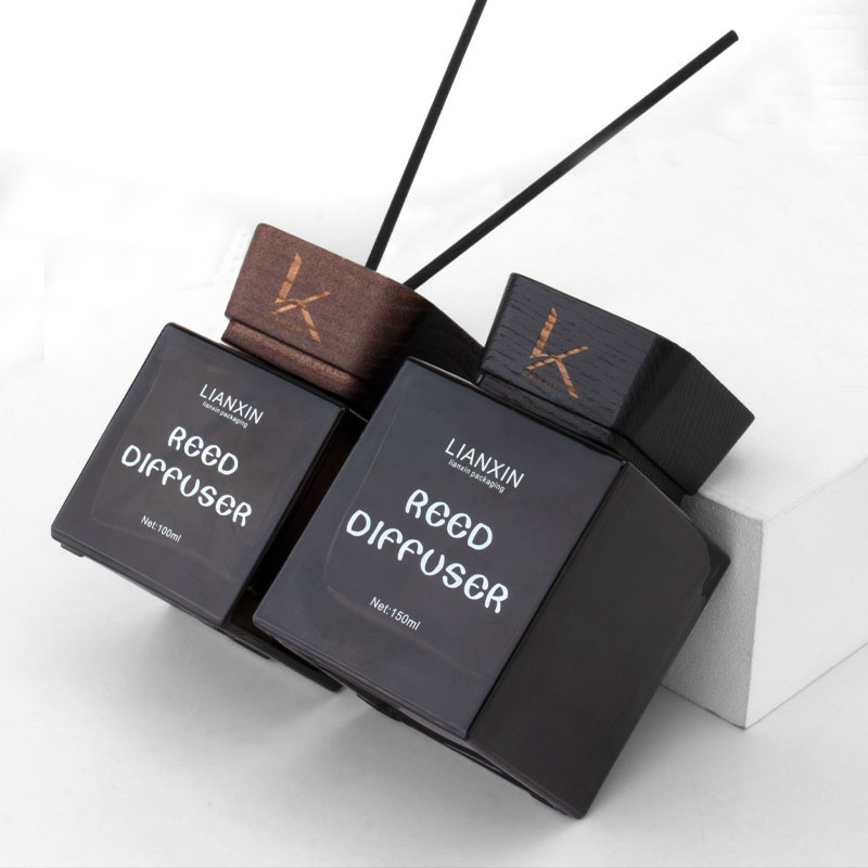 Custom square amber glass reed diffuser bottle with wooden lid 100ml