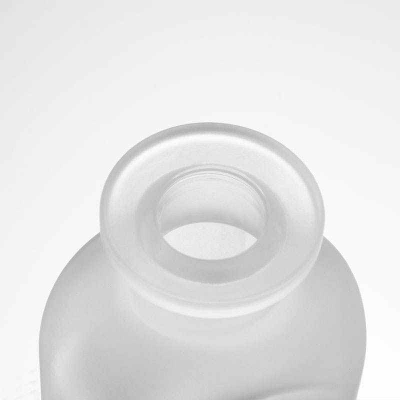 amber glass aromatherapy bottle mouth