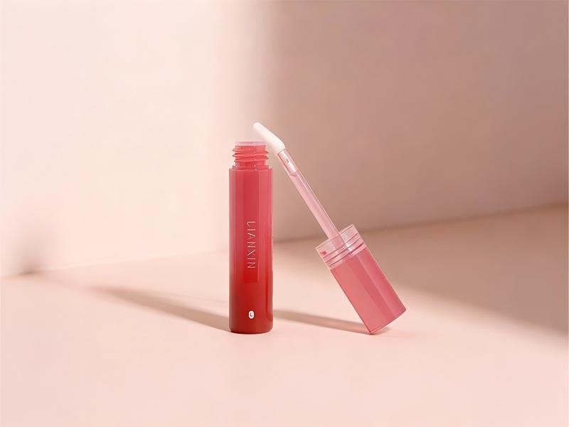 Lip gloss brush