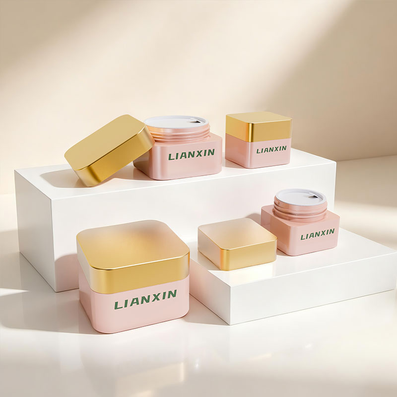 Pink square plastic cosmetic cream jars with gold caps in 20g and 50g sizes