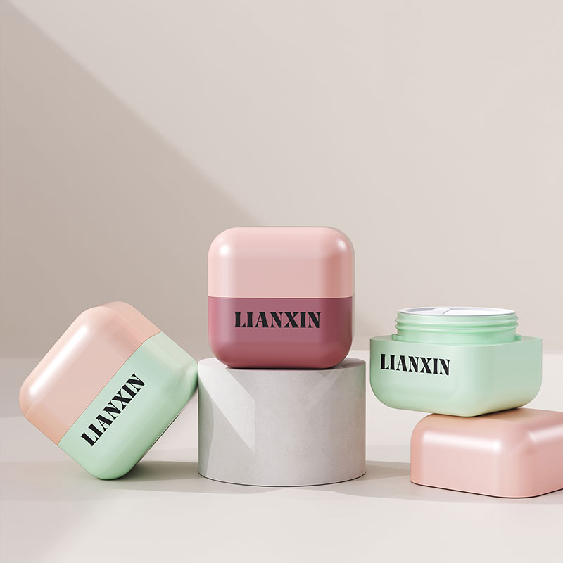 Pastel square PP cosmetic jars with removable inner discs
