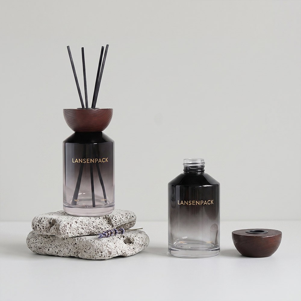 200ml smoky black gradient glass reed diffuser bottle with dark walnut wooden cap